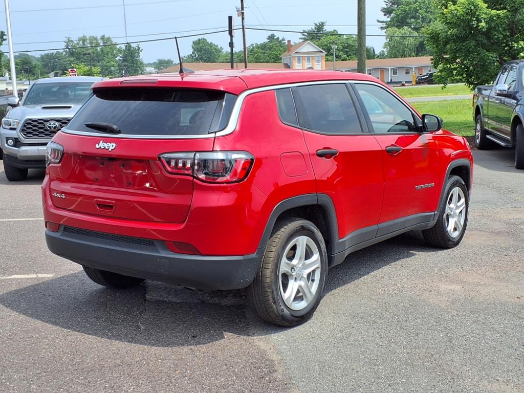 2023 Jeep Compass Sport photo 2