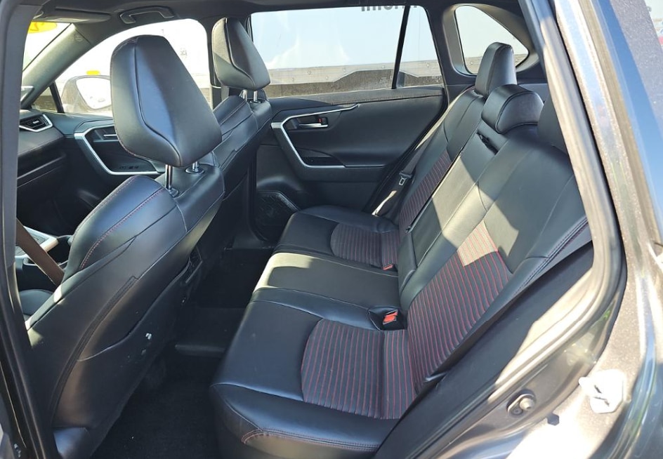 2024 Toyota RAV4 XSE - Photo 8
