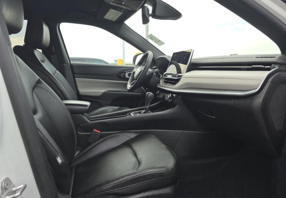 2025 Jeep Compass Limited - Photo 11