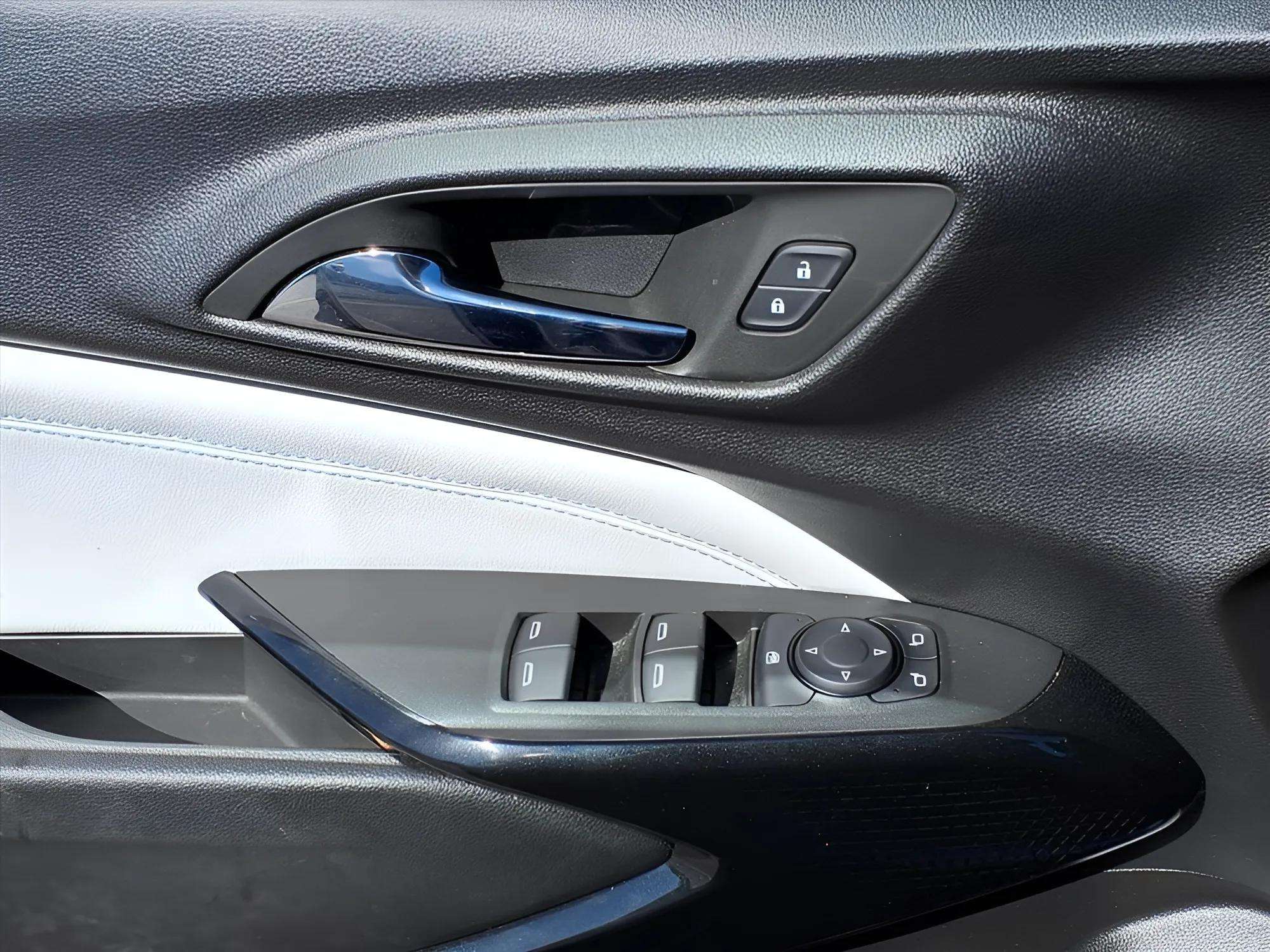 2024 Chevrolet Trax LT - Photo 17