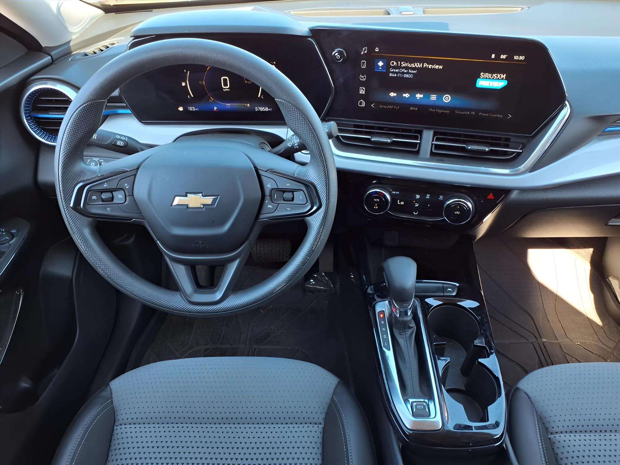 2024 Chevrolet Trax LT - Photo 9