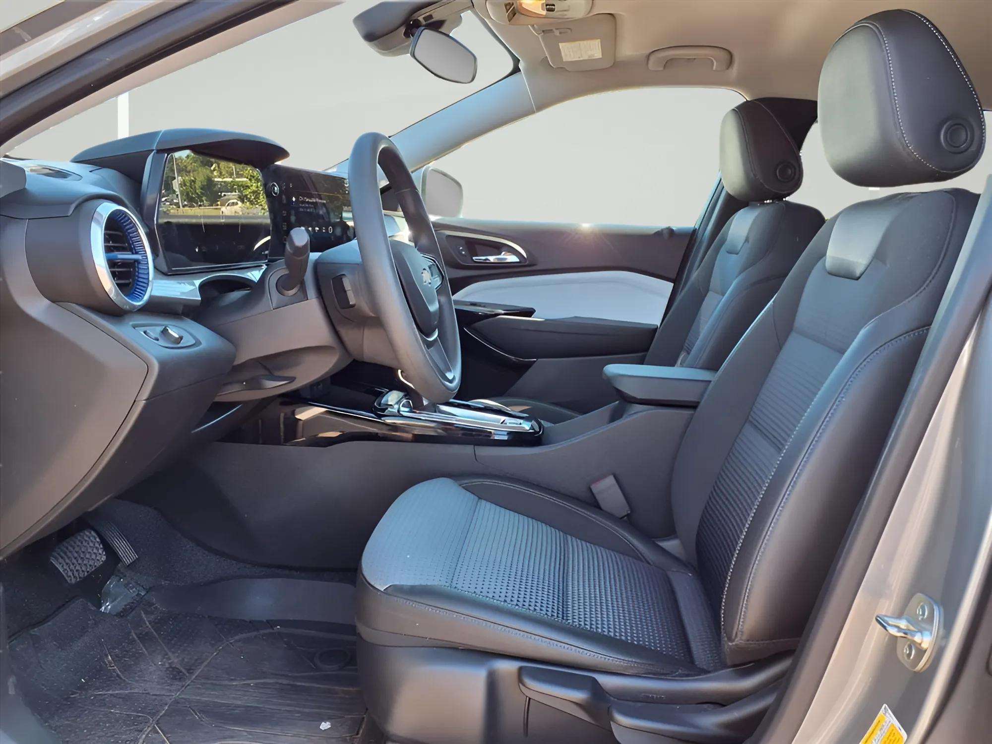 2024 Chevrolet Trax LT - Photo 12