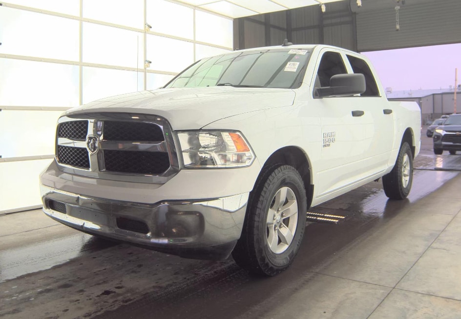 2023 RAM 1500 Classic SLT 4x4 Crew Cab 5'7's photo