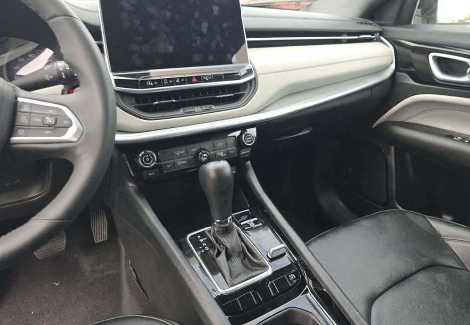 2025 Jeep Compass Limited - Photo 13