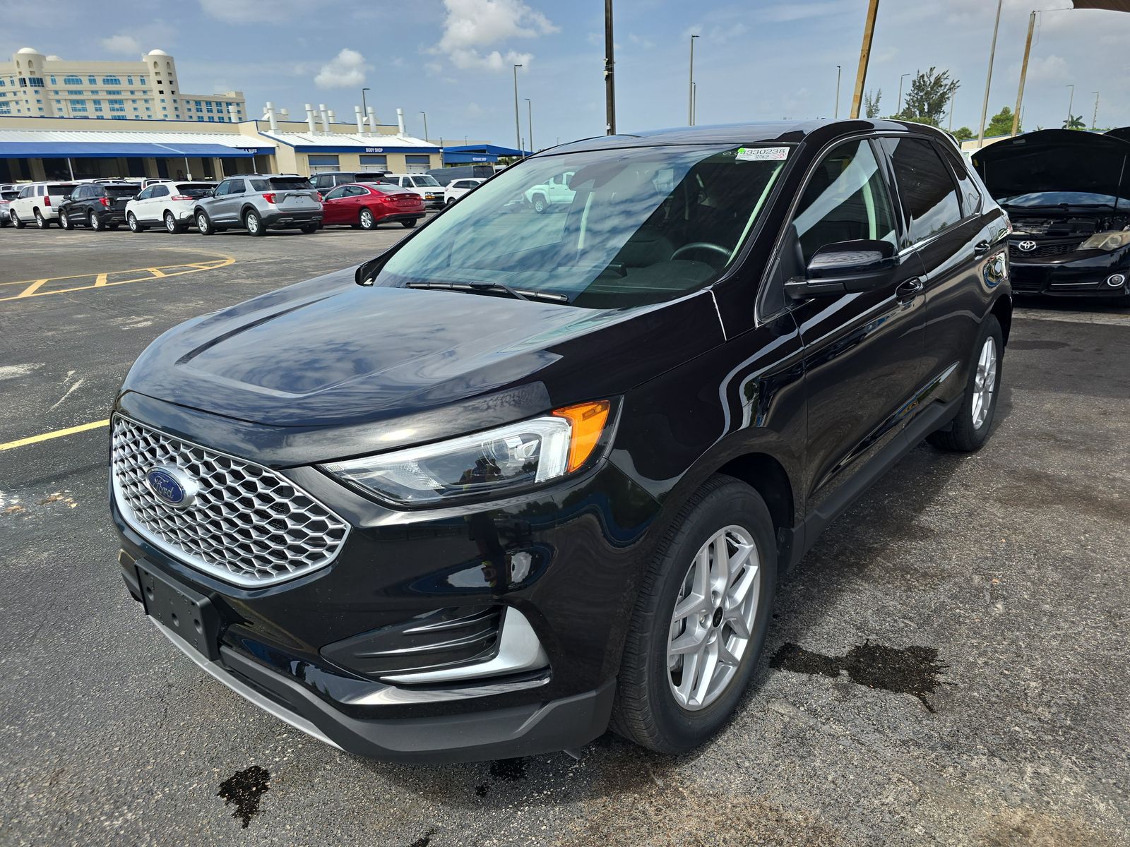 2024 Ford Edge SEL AWD's photo