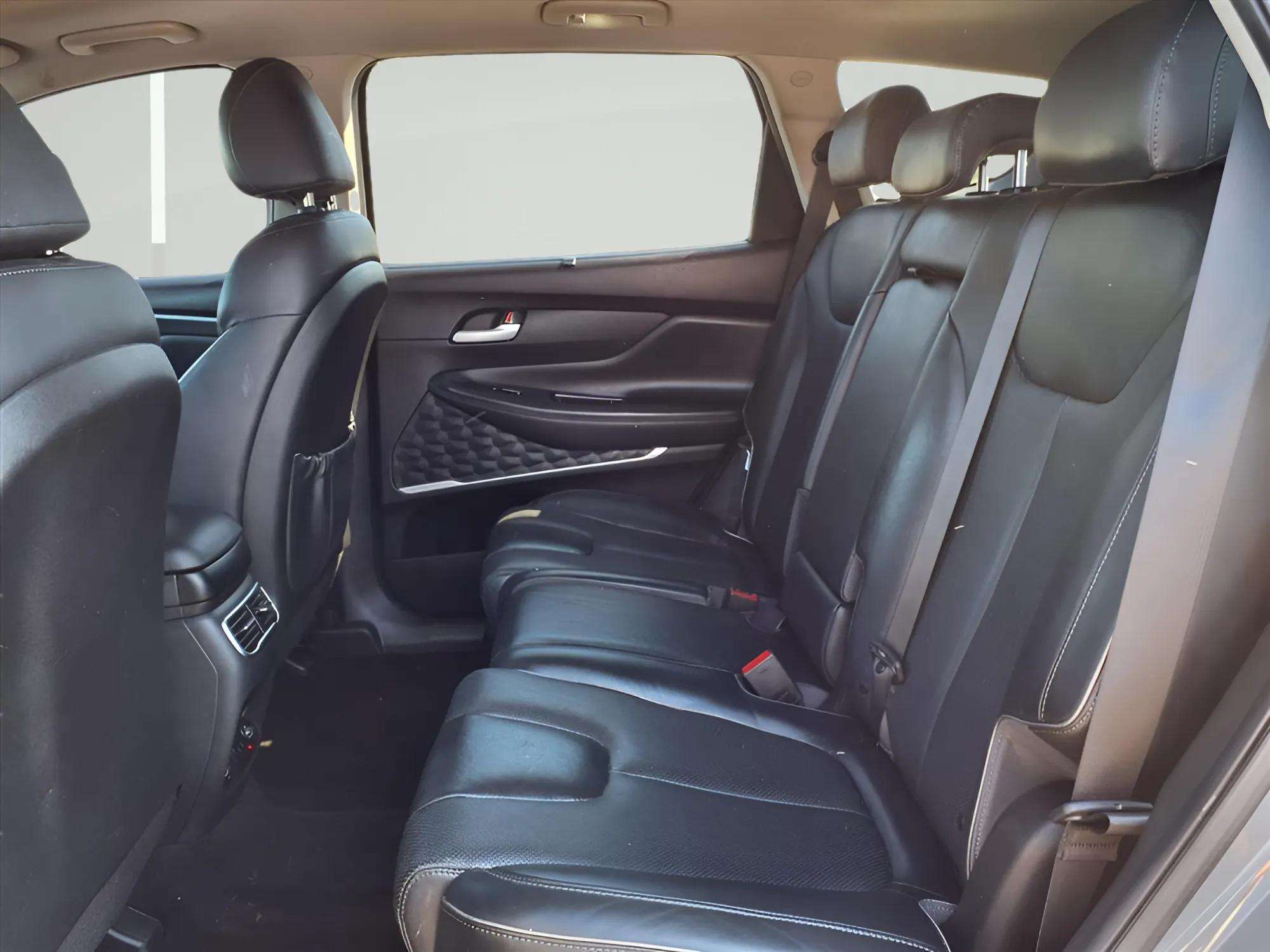 2021 Hyundai Santa Fe Limited - Photo 15
