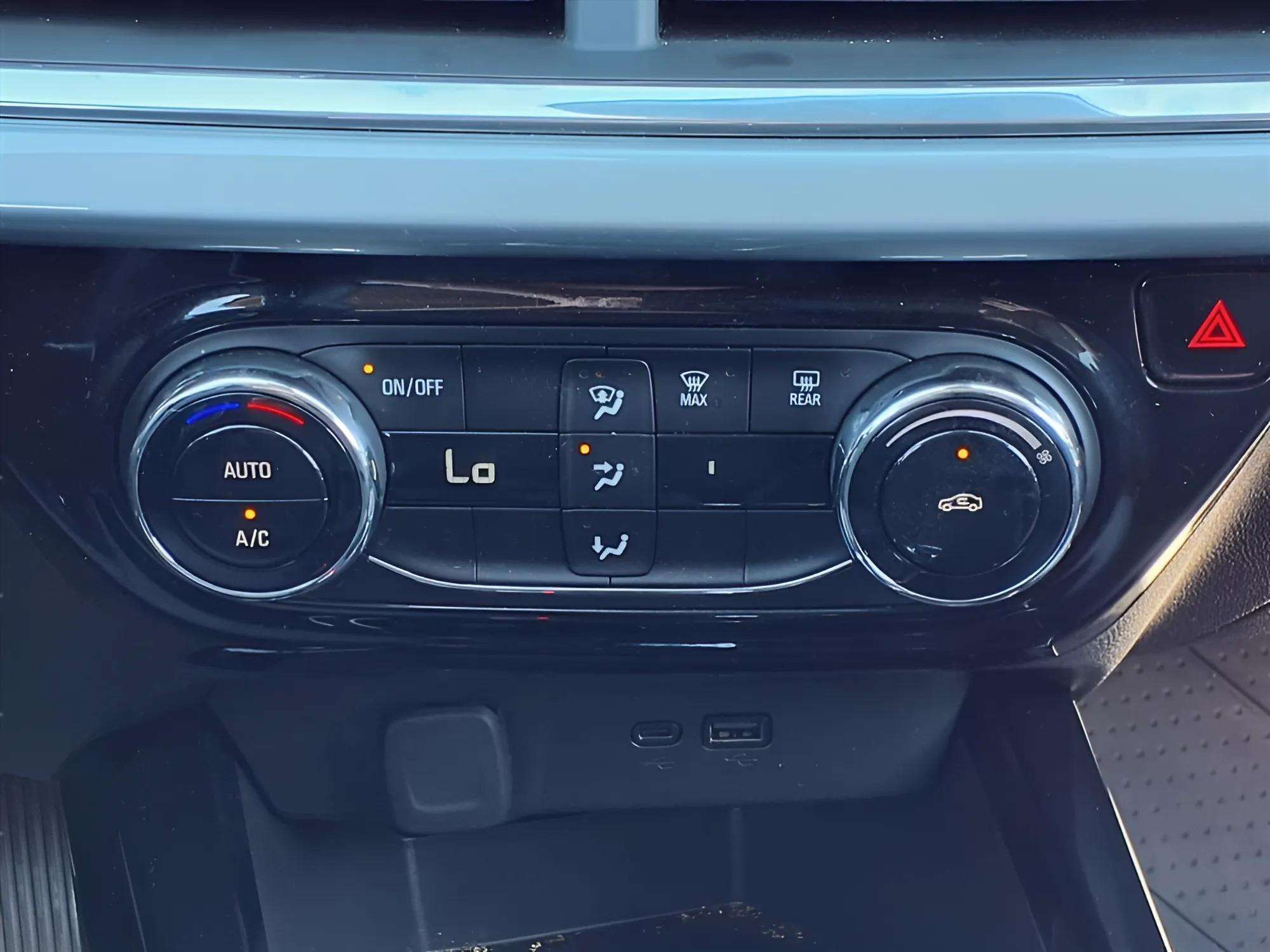 2024 Chevrolet Trax LT - Photo 15