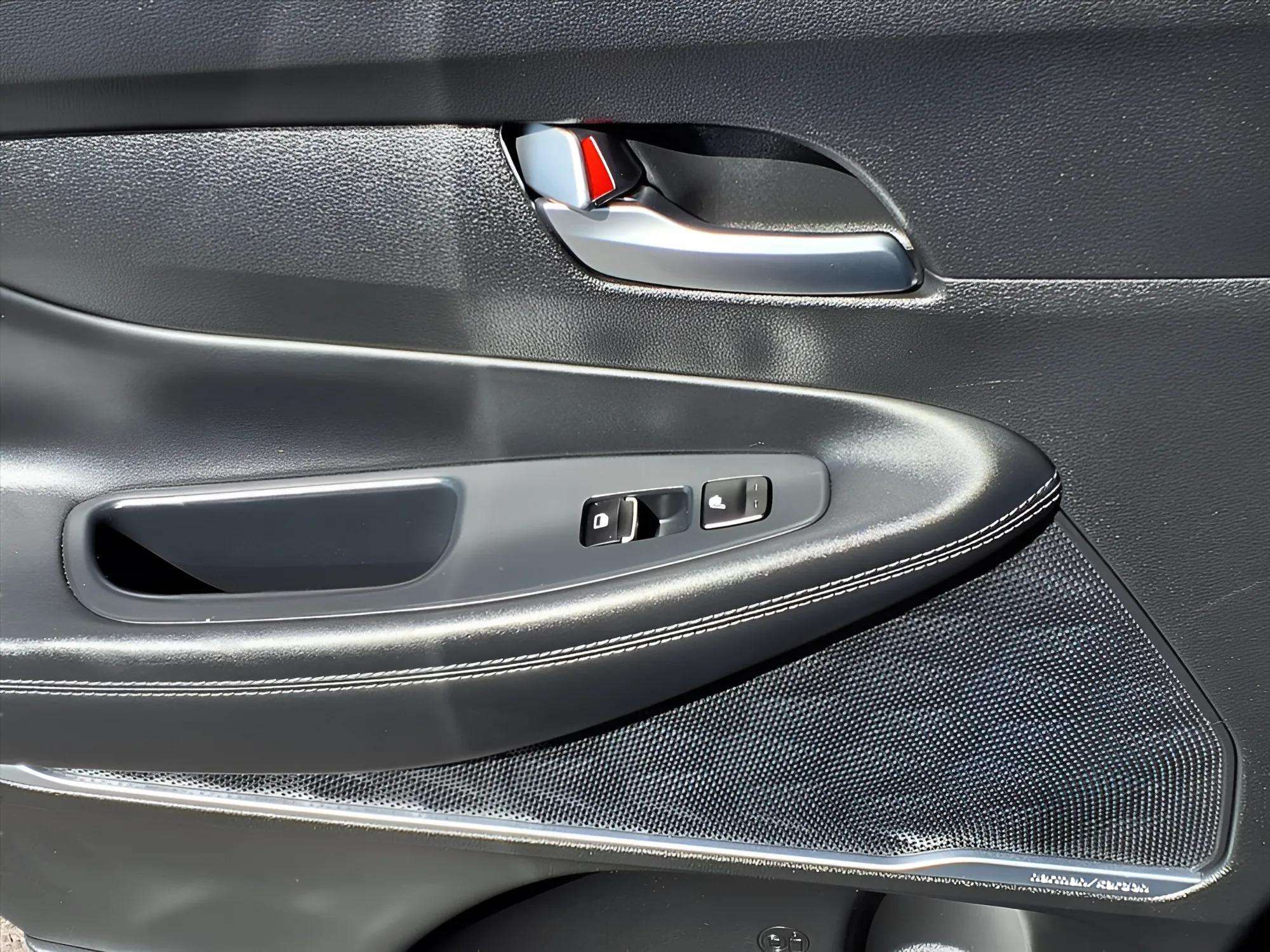 2021 Hyundai Santa Fe Limited - Photo 10
