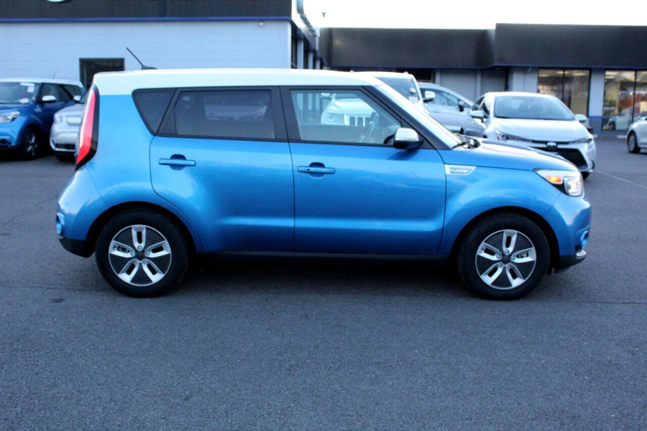 2017 Kia Soul EV Base photo 4