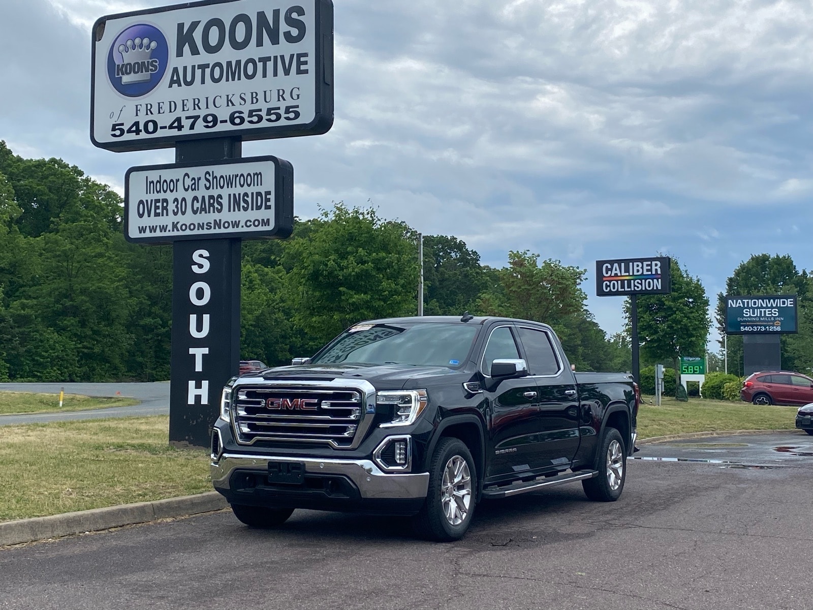 2021 GMC Sierra 4WD Crew Cab Short Box SLT's photo