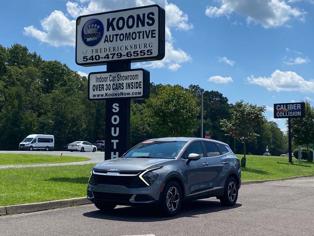 Used 2025 Kia Sportage LX SUV