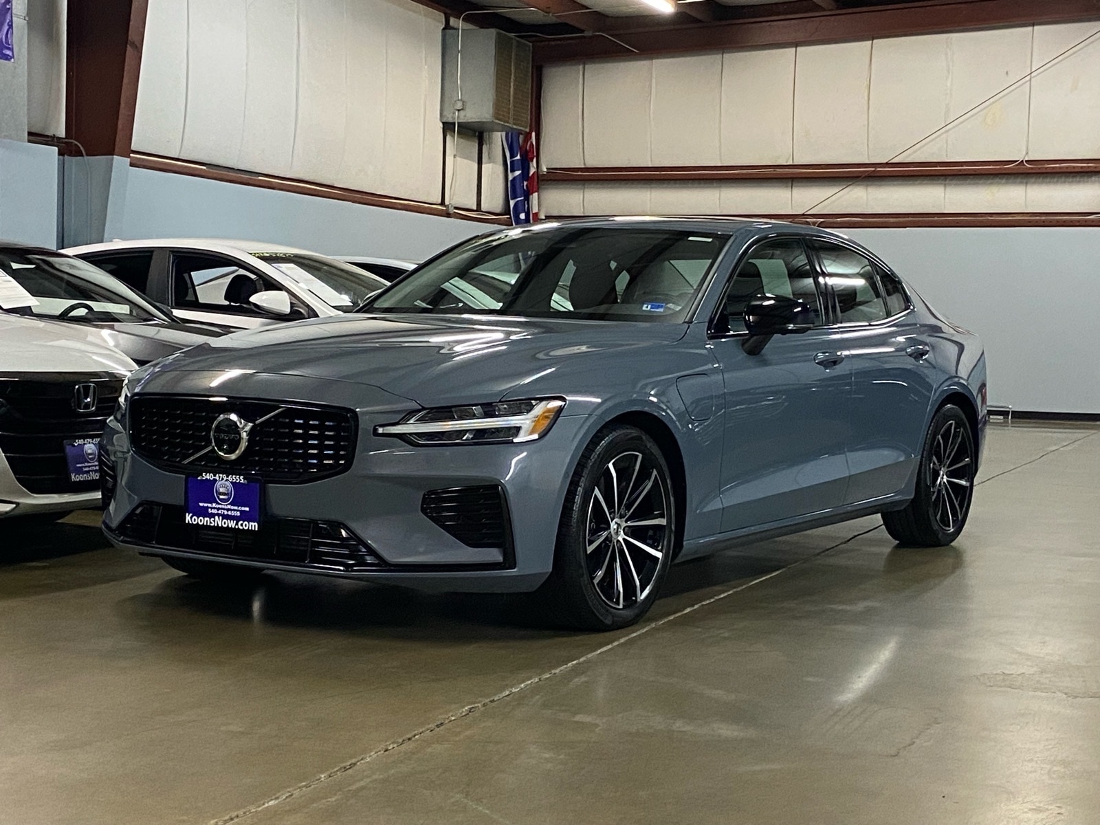 2023 Volvo S60 T8 Recharge Plus Dark Theme AWD's photo