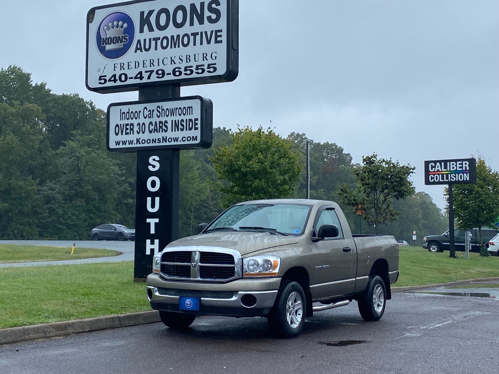 Gold 2006 Dodge RAM 1500 Pickup Truck Four-Wheel Drive Automatic