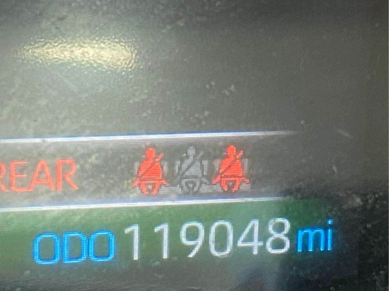 2021 Toyota RAV4 LE - Photo 13