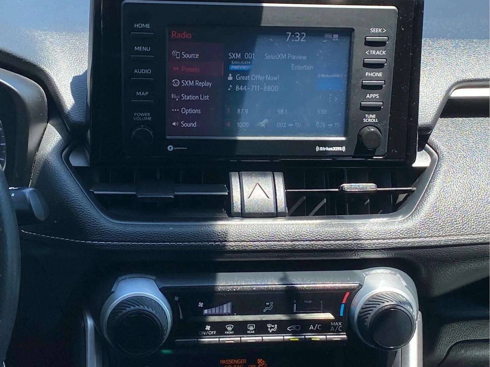 2021 Toyota RAV4 LE - Photo 10