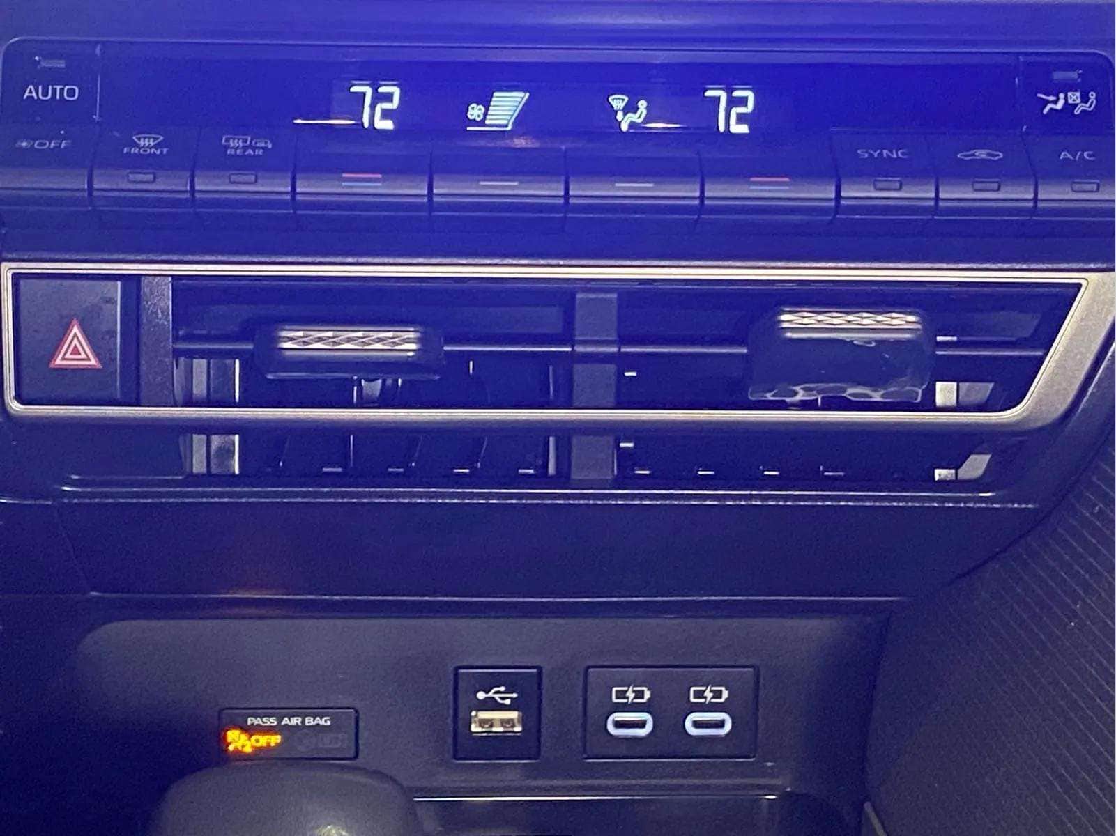 2025 Toyota Camry LE - Photo 9