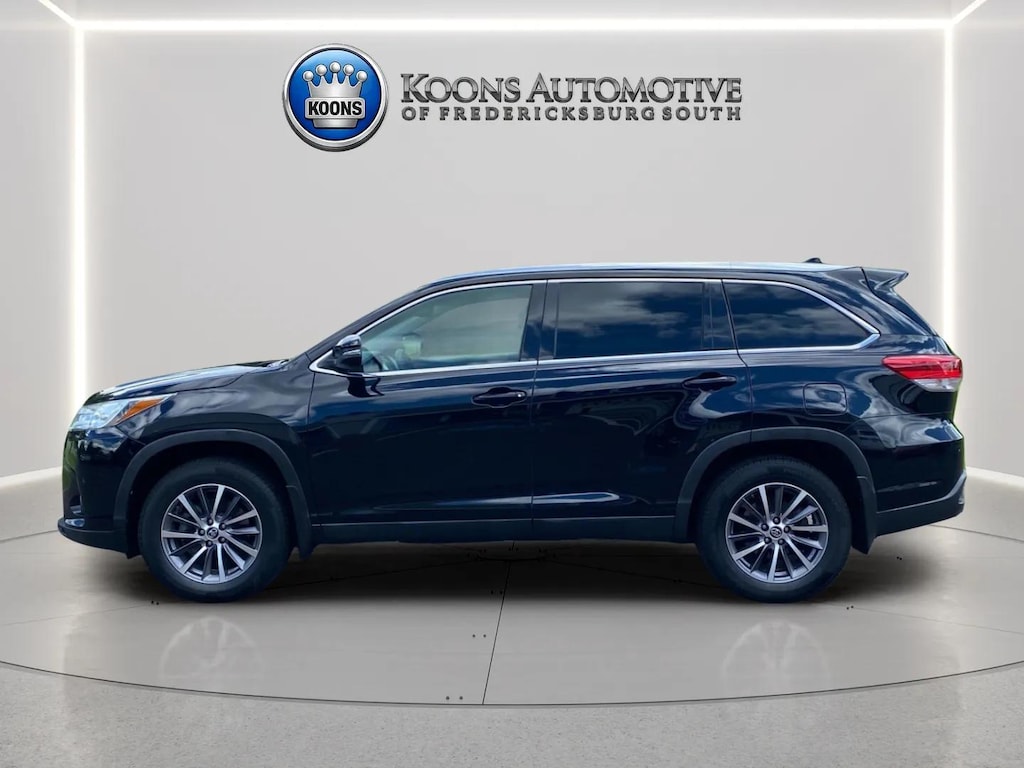 Used 2019 Toyota Highlander XLE V6 SUV