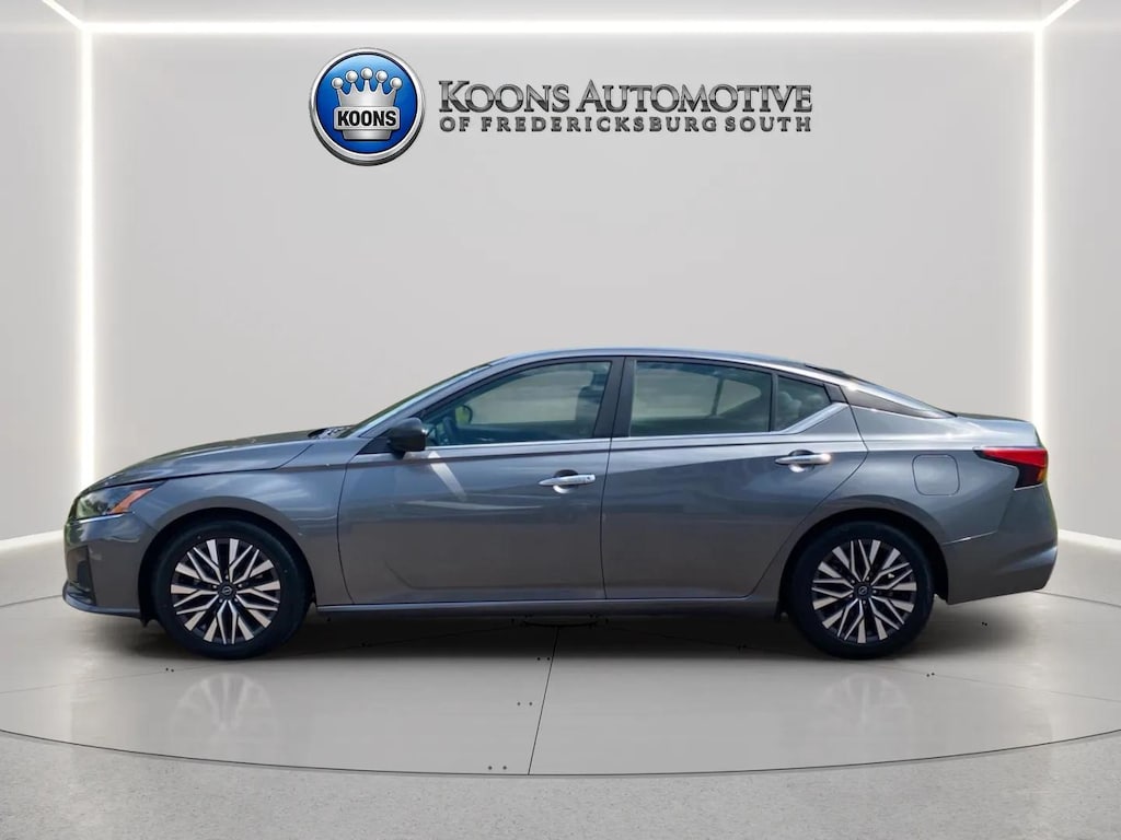 Used 2024 Nissan Altima 2.5 SV Sedan