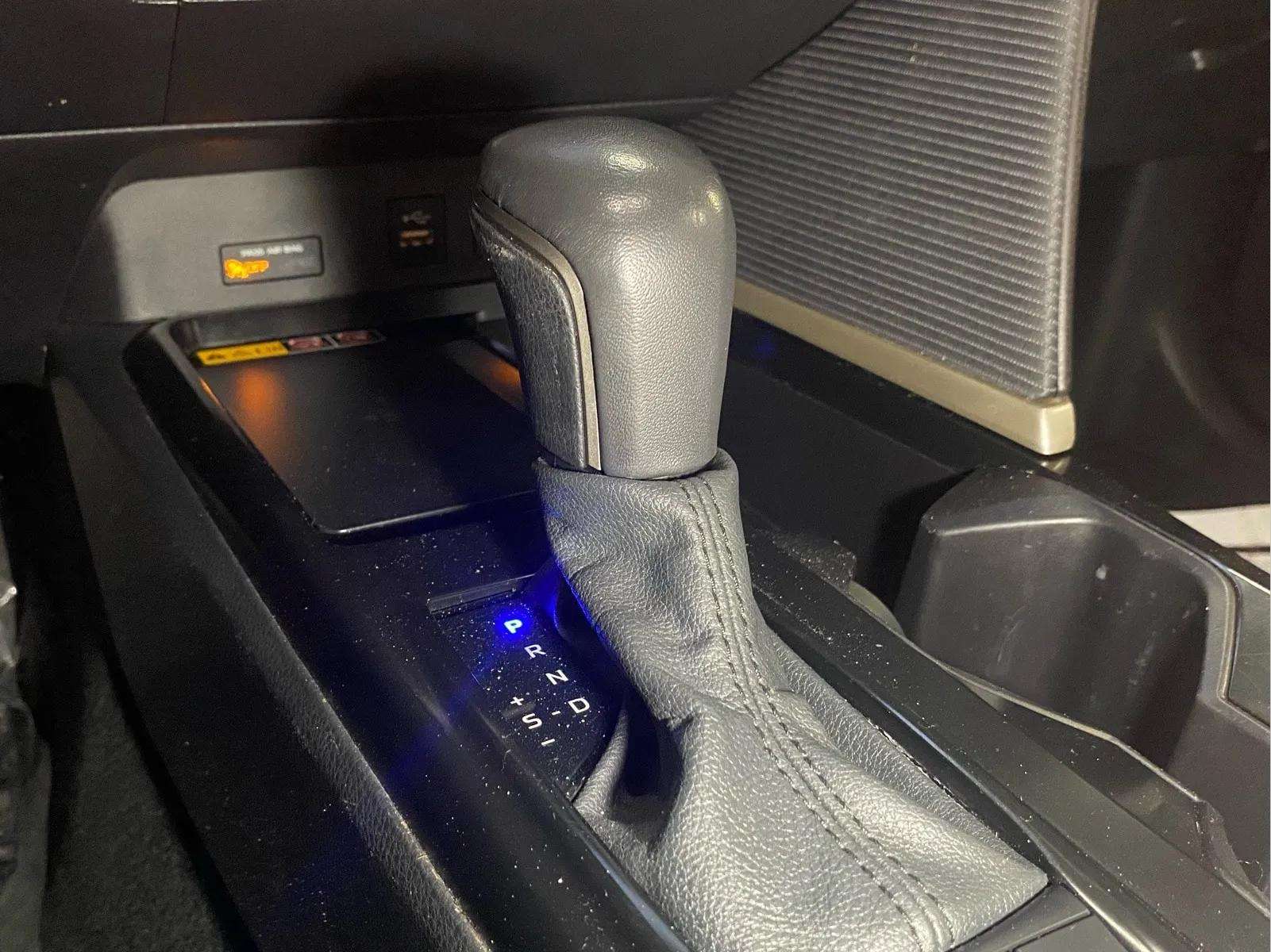2025 Toyota Camry LE - Photo 15