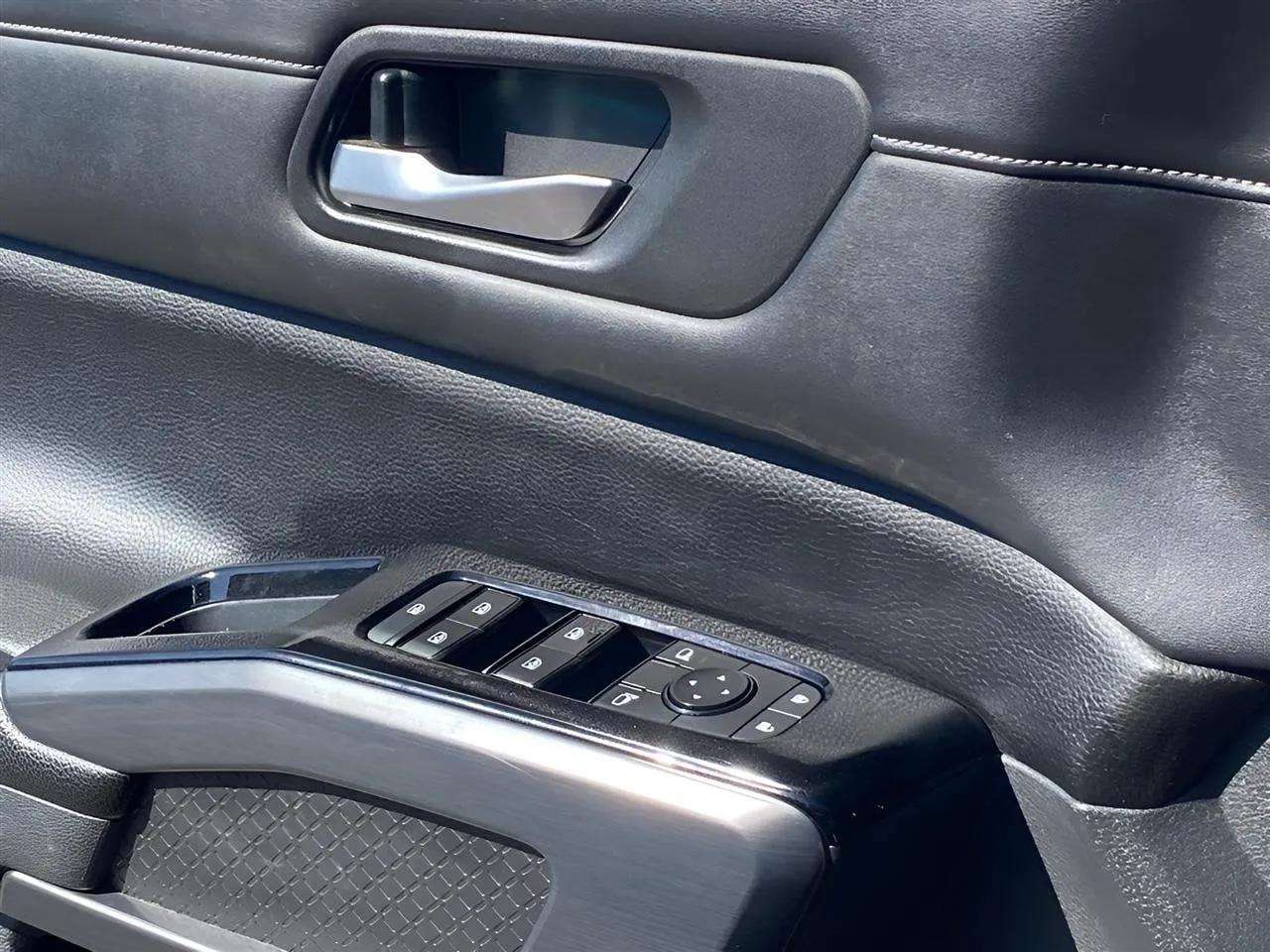2022 Nissan Pathfinder SL - Photo 19