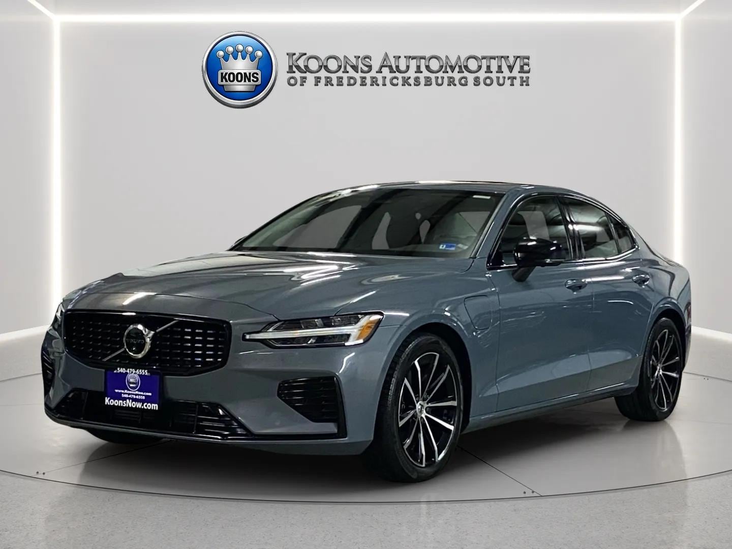 2023 Volvo S60 T8 Recharge Plus Dark Theme AWD's photo