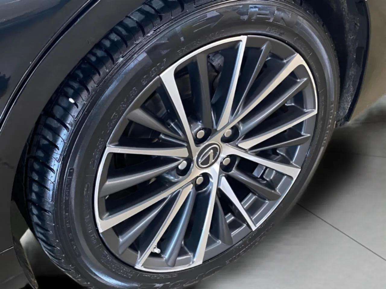 2023 Lexus ES 350 - Photo 19