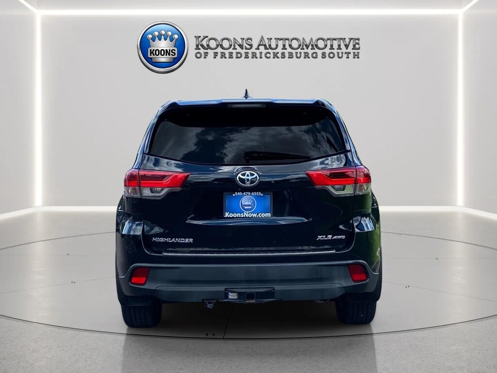 Used 2019 Toyota Highlander XLE V6 SUV