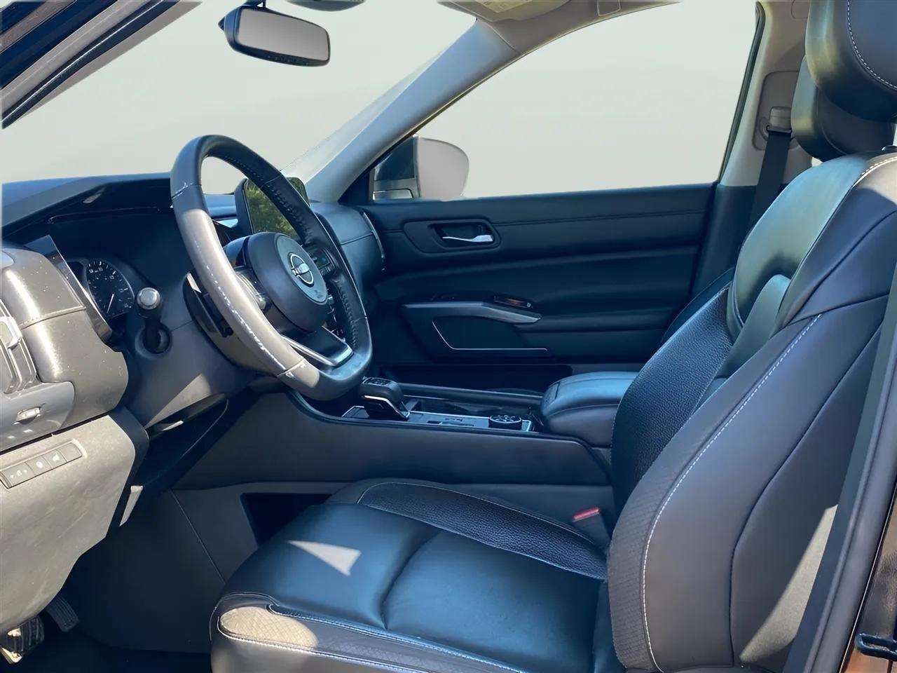 2022 Nissan Pathfinder SL - Photo 13
