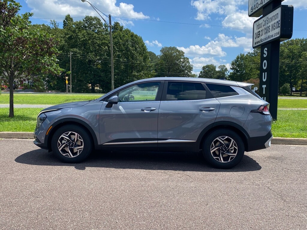 Used 2025 Kia Sportage LX SUV