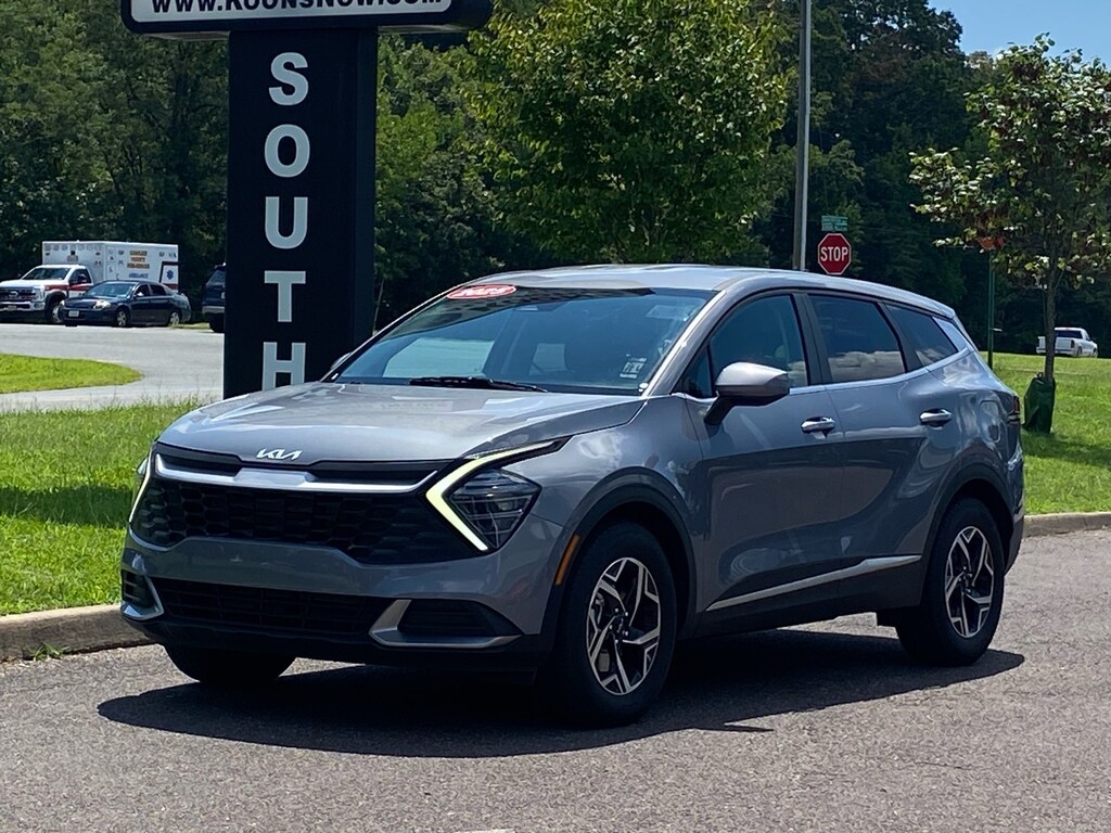Used 2025 Kia Sportage LX SUV