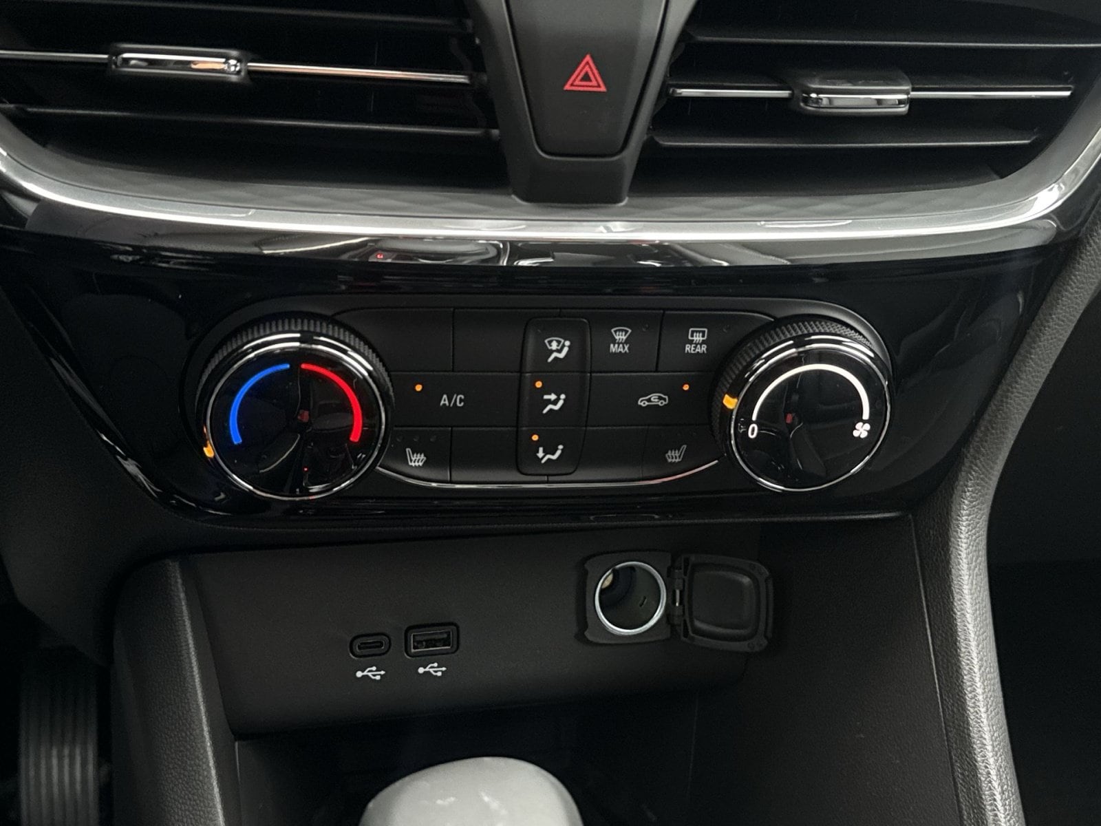2026 Buick Encore GX Sport Touring - Photo 16