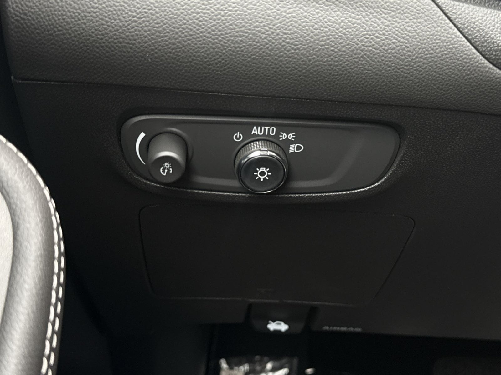 2026 Buick Encore GX Sport Touring - Photo 18