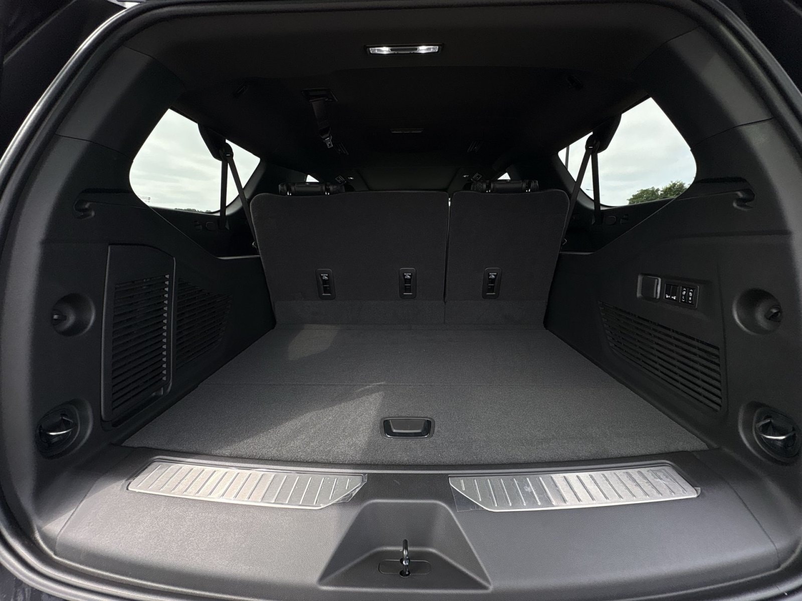 2026 GMC Yukon XL Denali - Photo 24