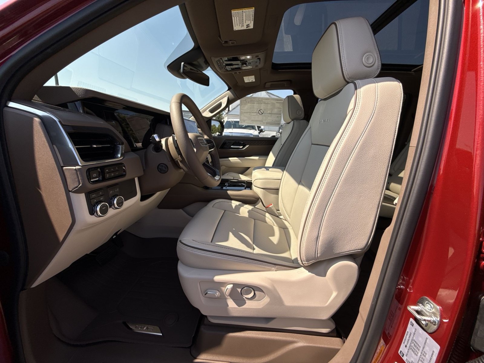 2026 GMC Yukon XL Denali - Photo 10