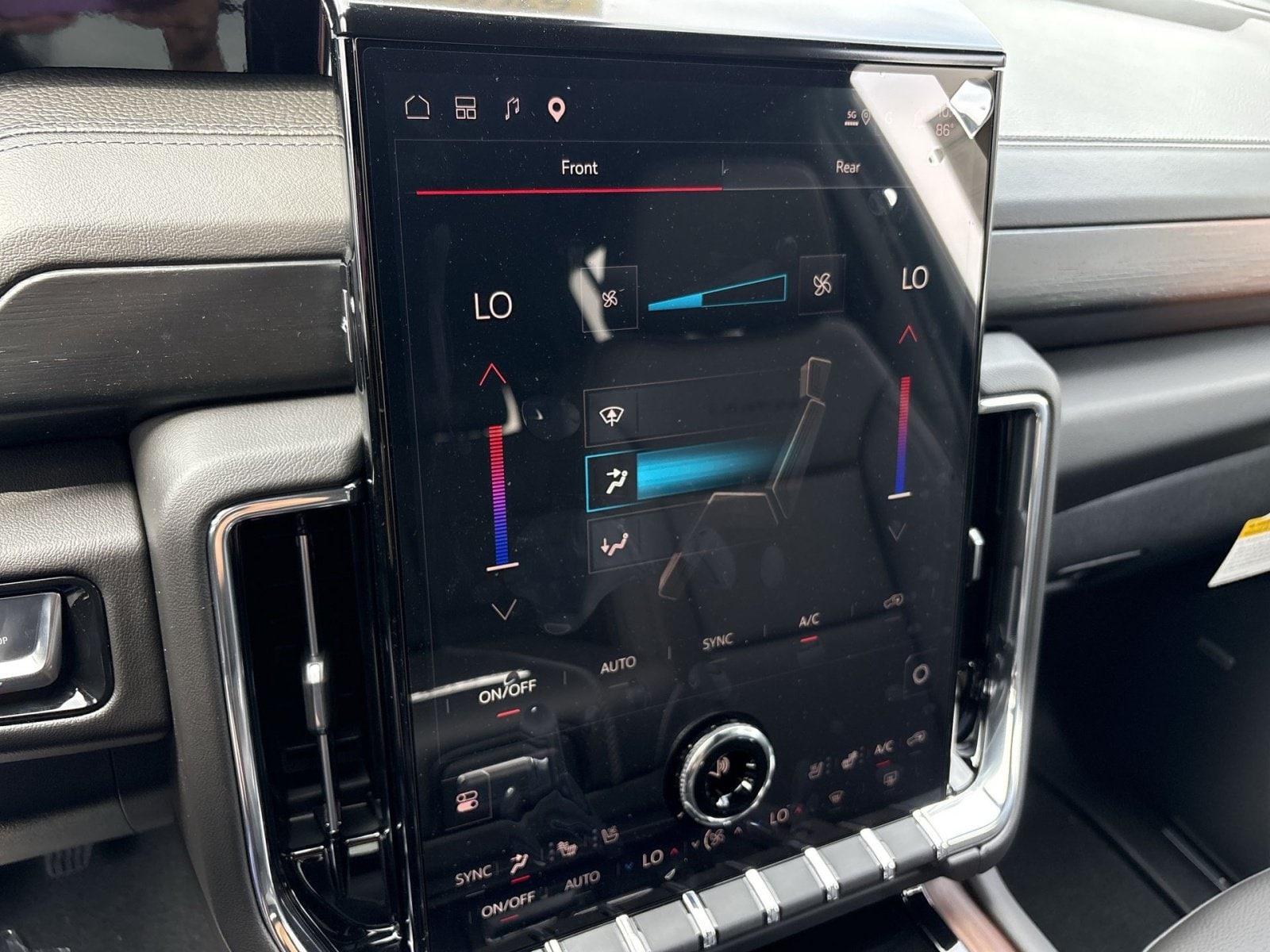 2026 GMC Yukon XL Denali - Photo 18