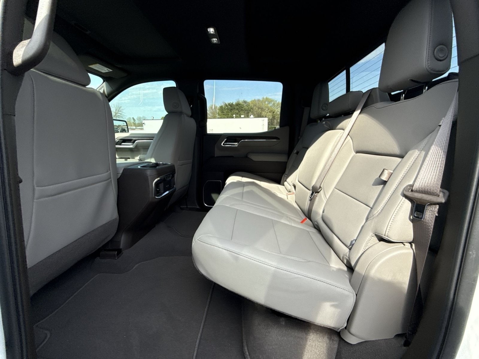2026 GMC Sierra 1500 SLT - Photo 22