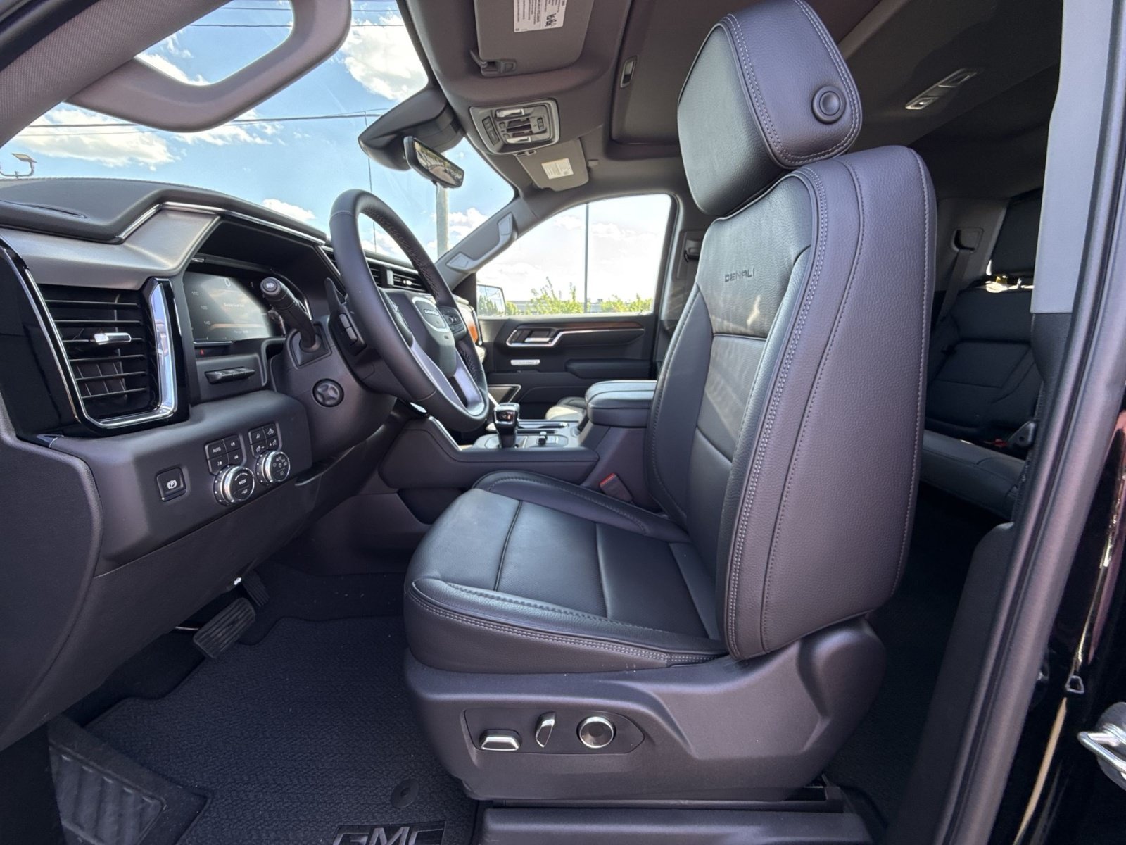 2026 GMC Sierra 1500 Denali - Photo 10
