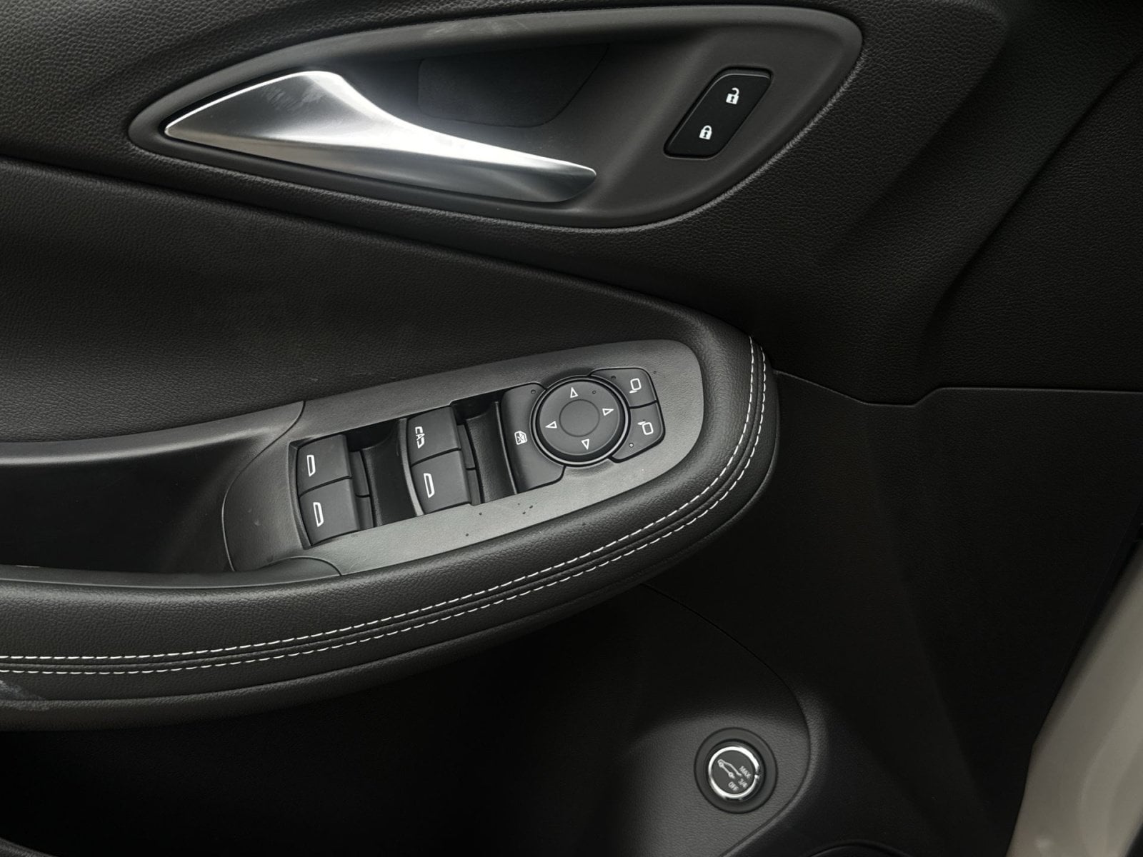 2026 Buick Encore GX Sport Touring - Photo 11