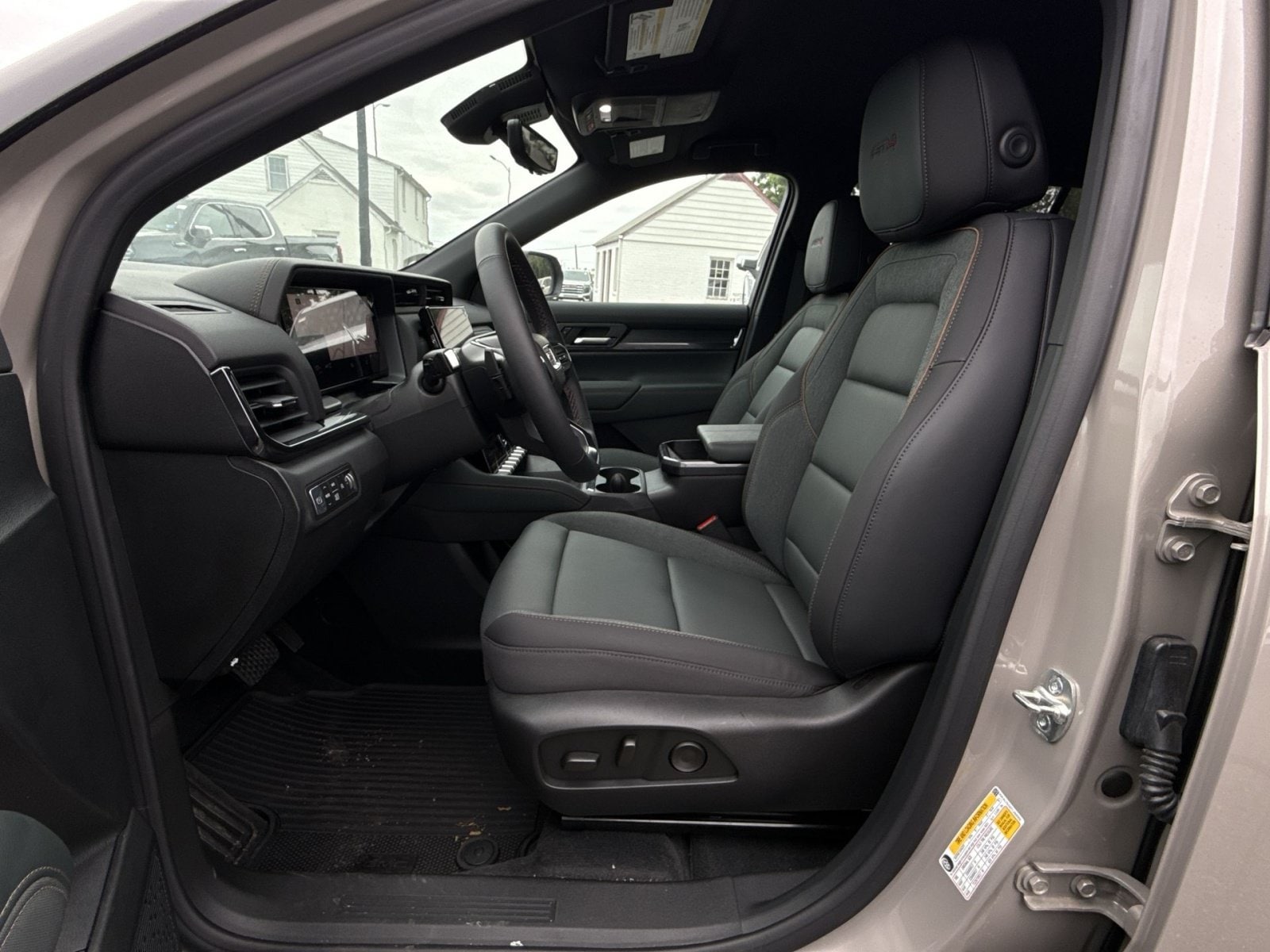 2026 GMC Terrain AT4 - Photo 9