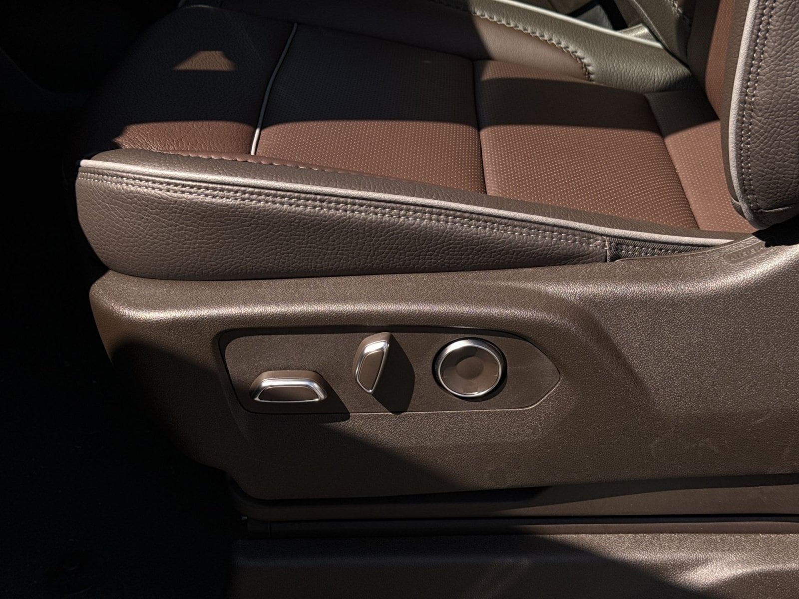 2026 GMC Sierra 1500 Denali - Photo 10