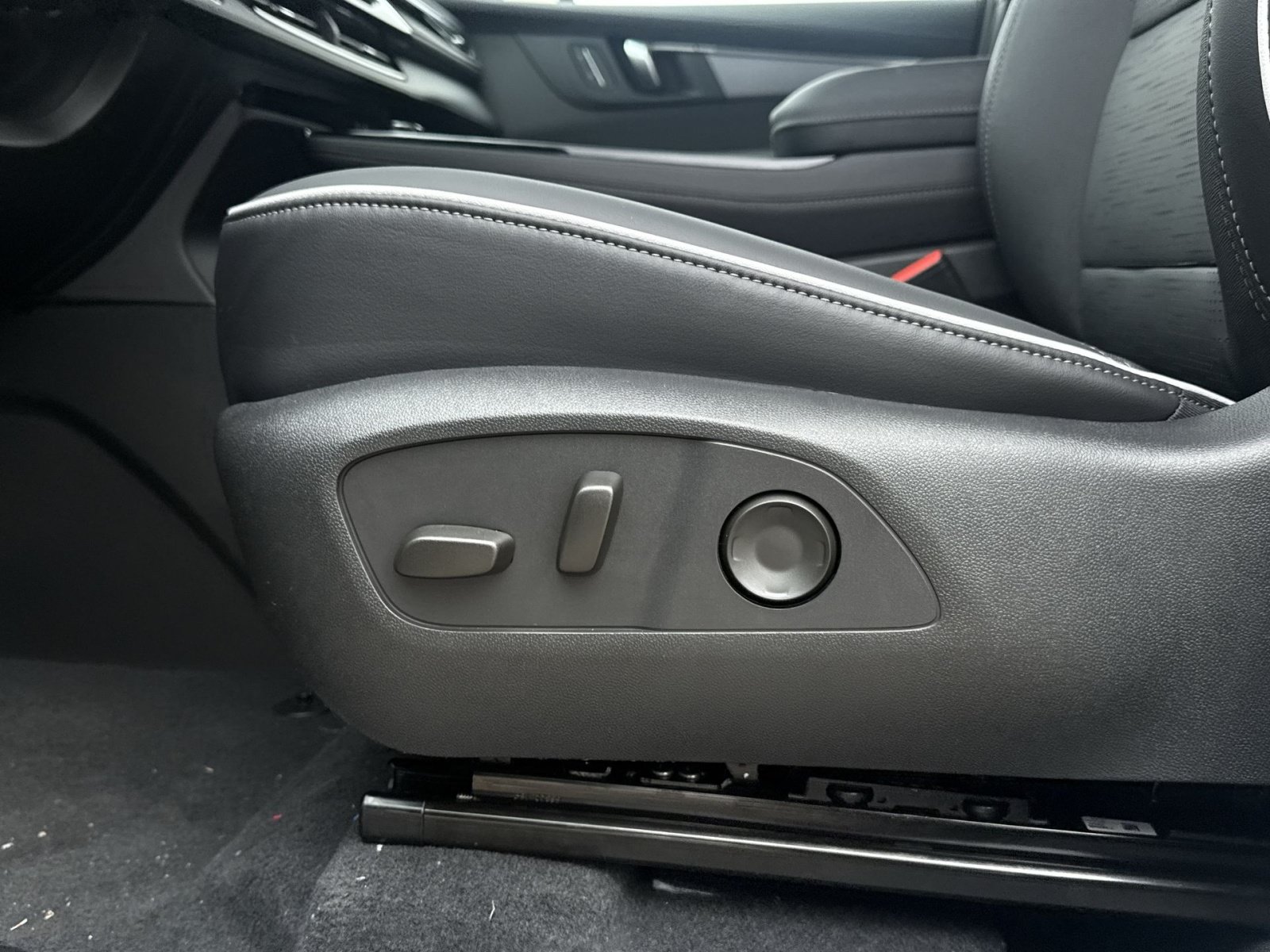 2026 Buick Enclave Sport Touring - Photo 11