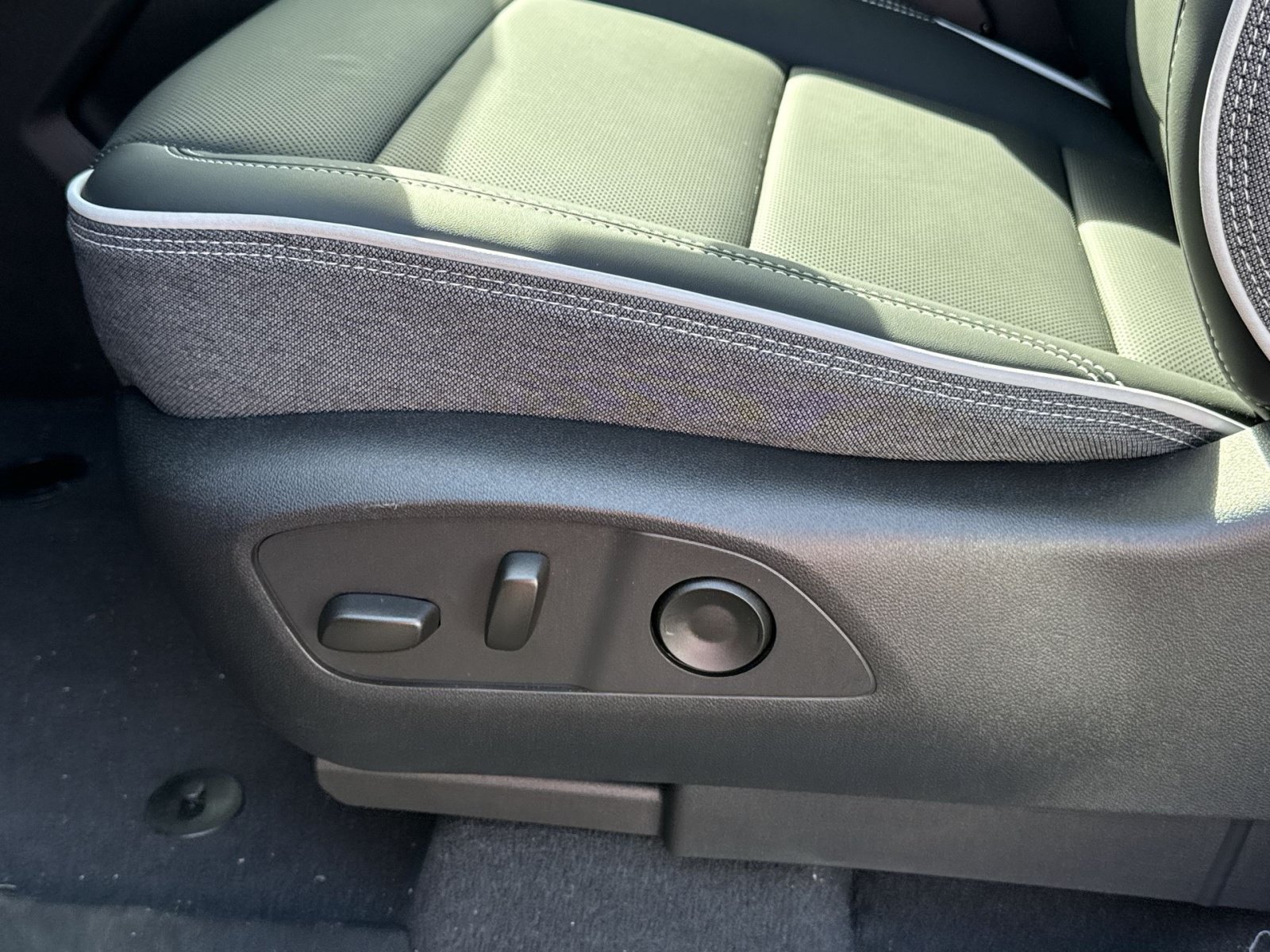 2026 GMC Sierra EV Elevation - Photo 8