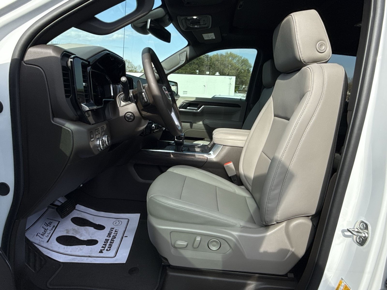 2026 GMC Sierra 1500 SLT - Photo 10