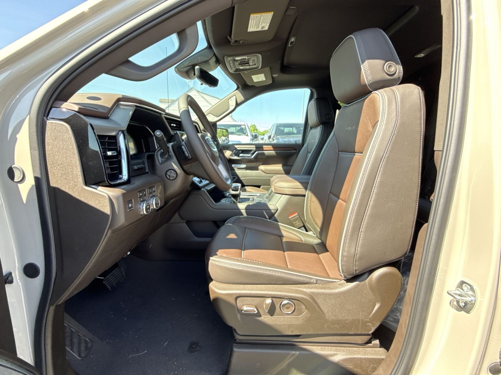2026 GMC Sierra 1500 Denali - Photo 9