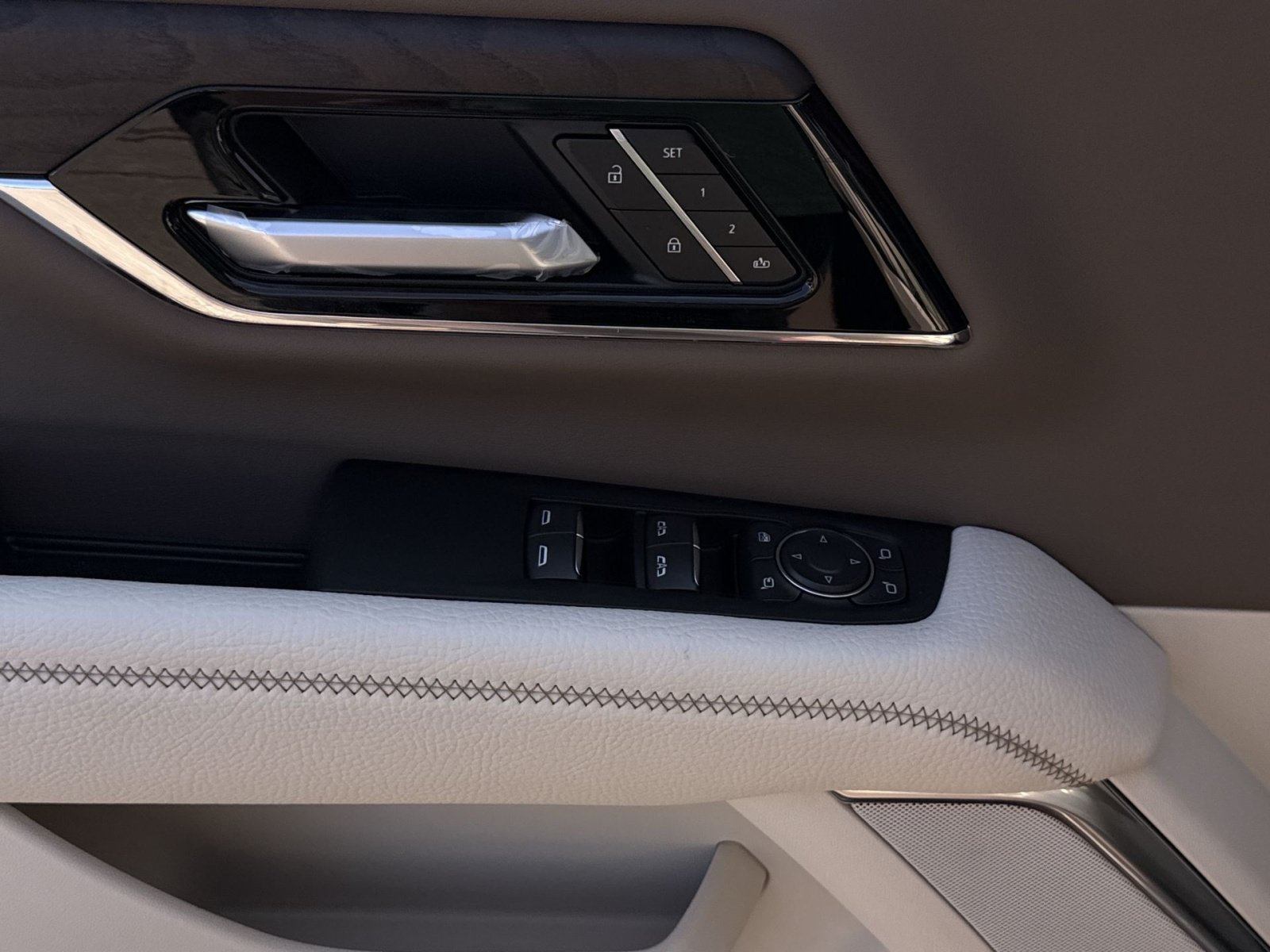 2026 GMC Yukon XL Denali - Photo 12