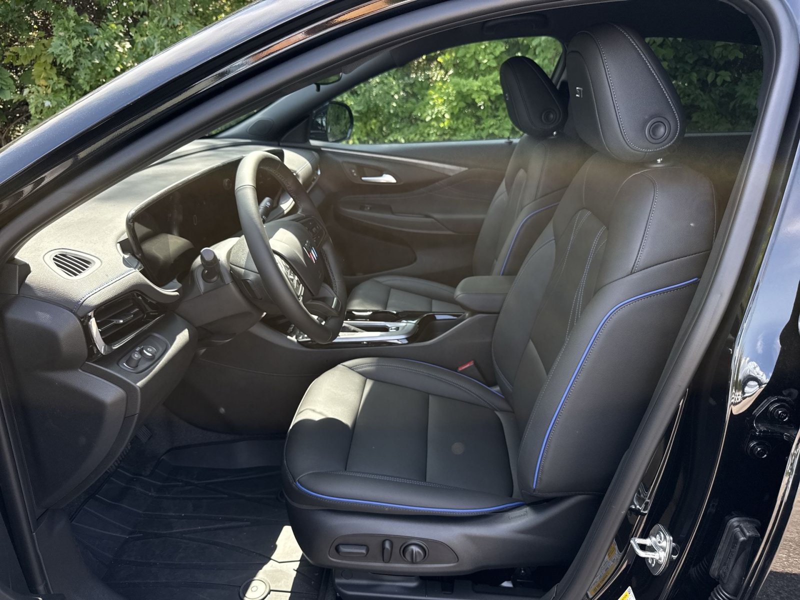 2026 Buick Envista Sport Touring - Photo 10