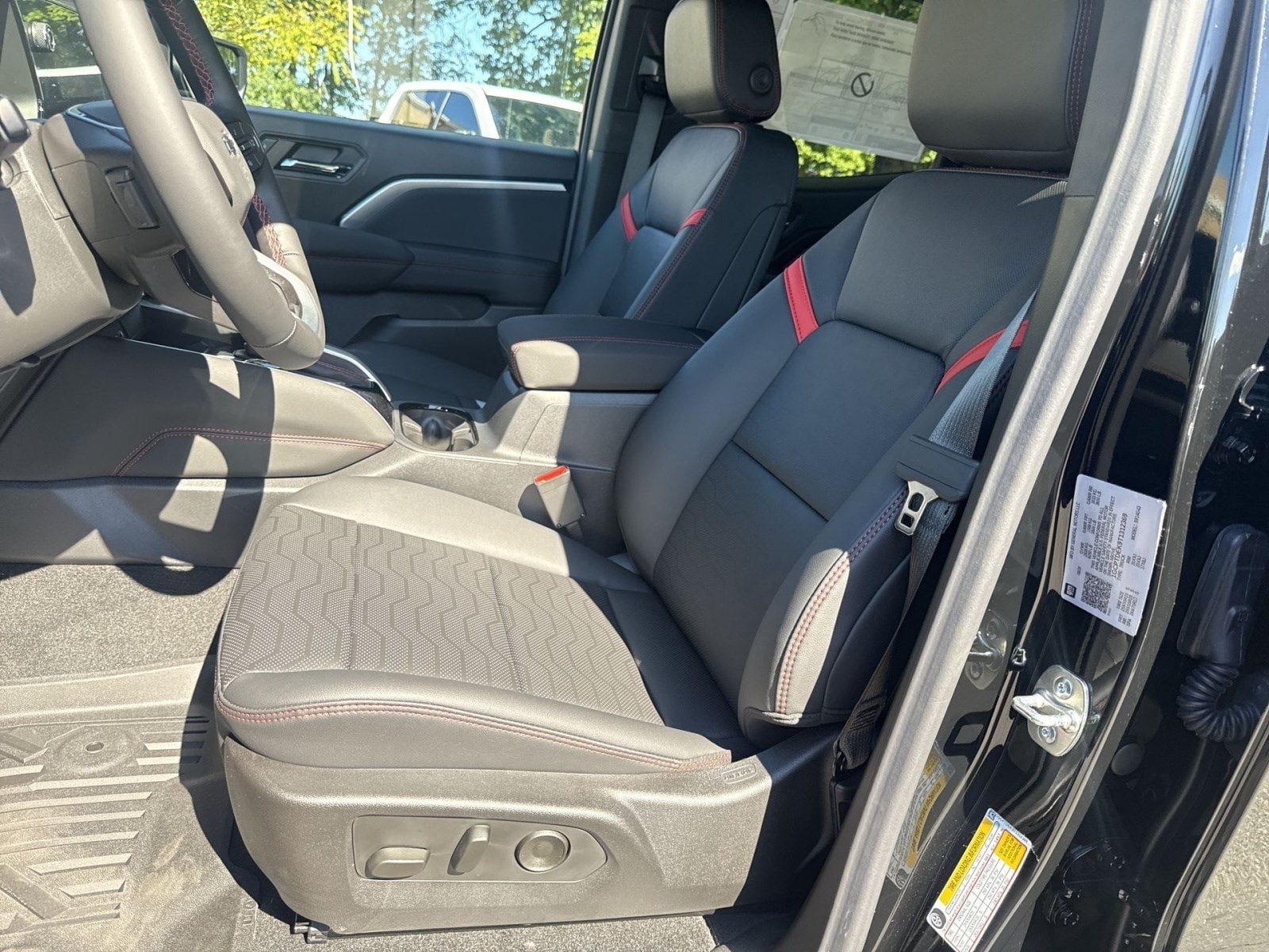 2026 Chevrolet Colorado Z71 - Photo 7