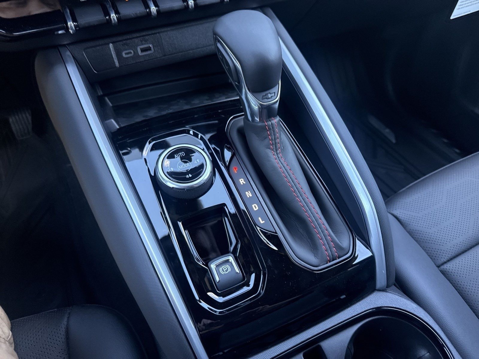 2026 Chevrolet Colorado Z71 - Photo 14