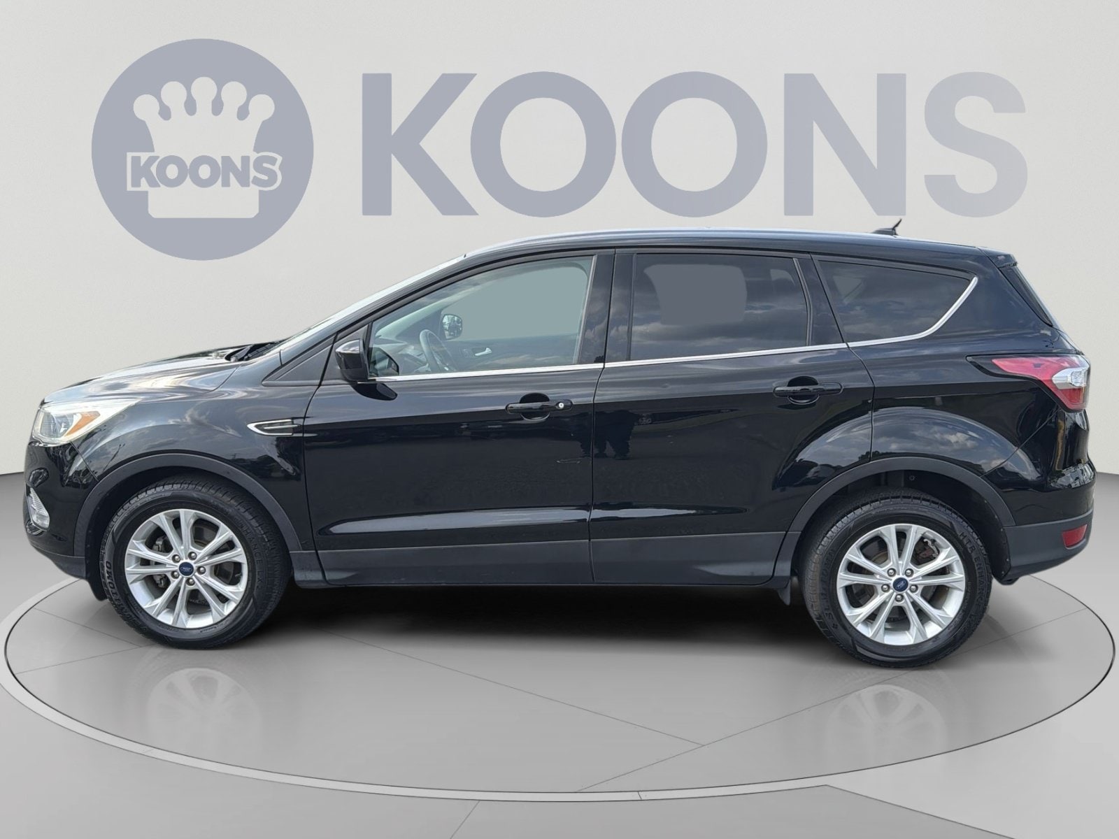 Used 2017 Ford Escape SE with VIN 1FMCU0GD8HUC78445 for sale in Vienna, VA