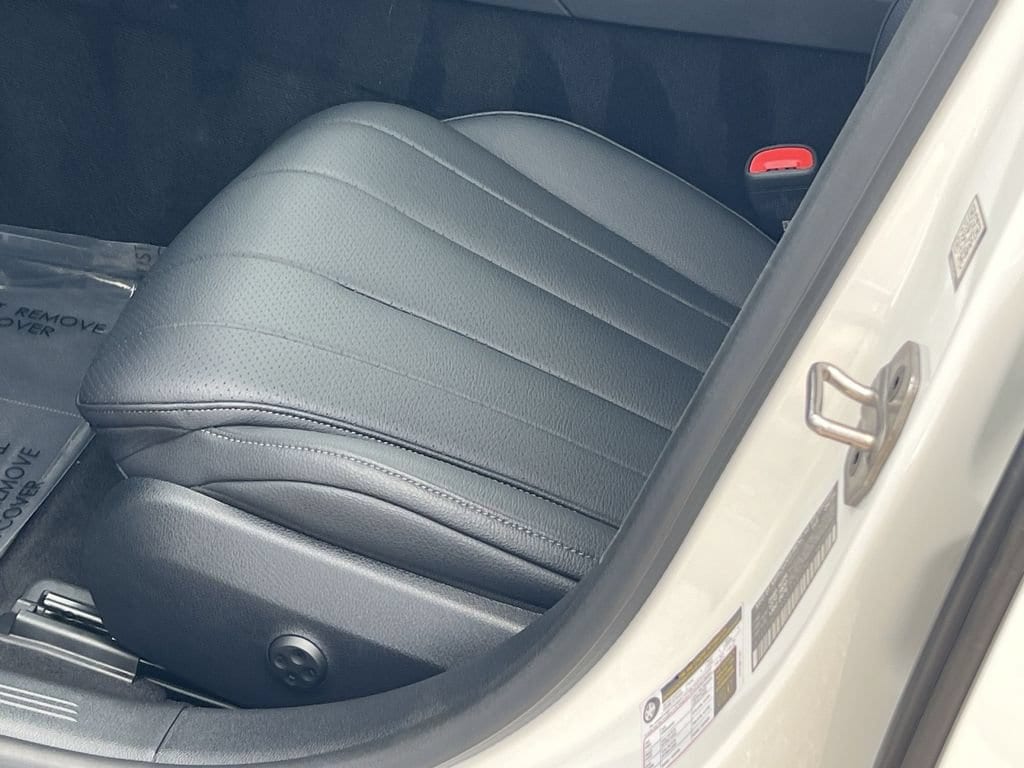 2025 Mercedes-Benz E-Class E450 - Photo 15